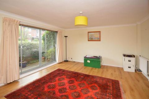 61 Fountain Gardens, Windsor, SL4 3SY