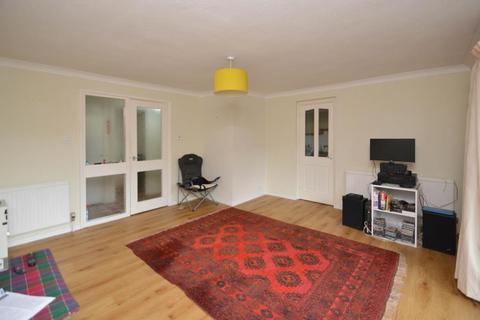 61 Fountain Gardens, Windsor, SL4 3SY