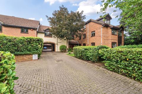 2 bedroom flat to rent, Barrington Lodge, Princes Road, Weybridge, KT13