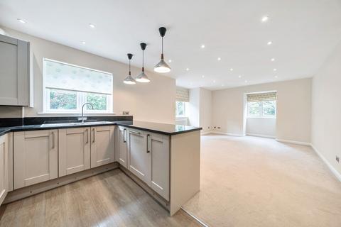 2 bedroom flat to rent, Barrington Lodge, Princes Road, Weybridge, KT13
