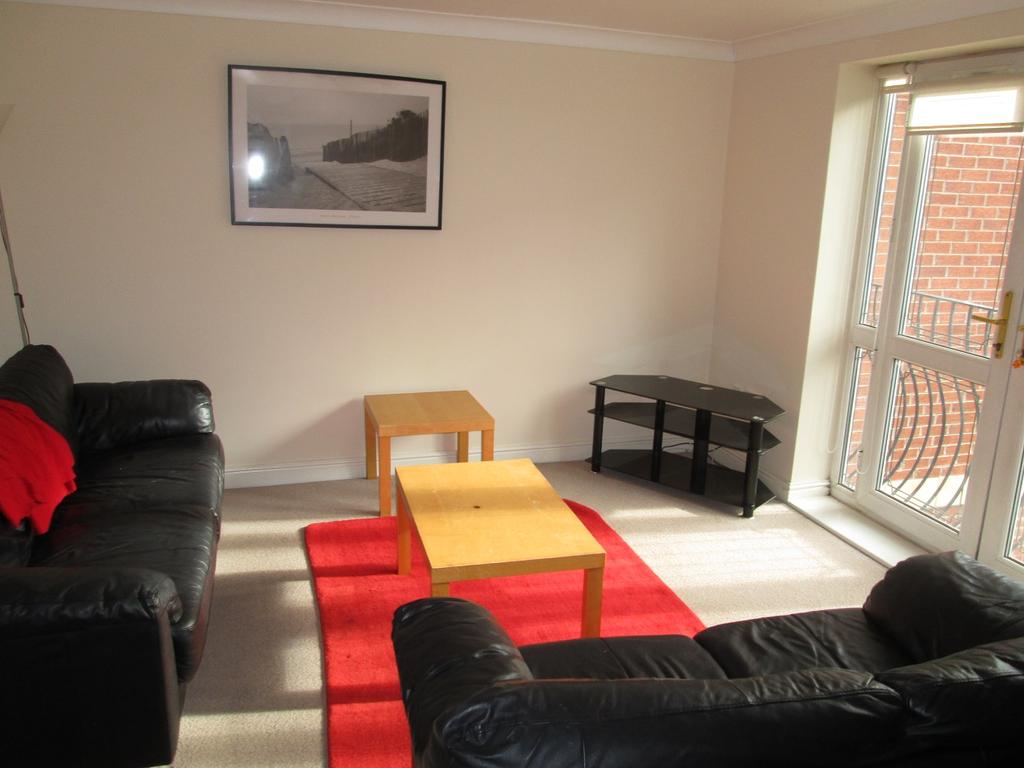 Aigburth Road, Liverpool L17 2 bed apartment £750 pcm (£173 pw)