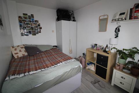 5 bedroom house to rent, Albermarle Avenue, Potters Bar