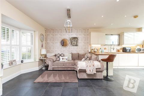 21 Shirebourn Vale, South Woodham Ferrers, Chelmsford, CM3 5ZX