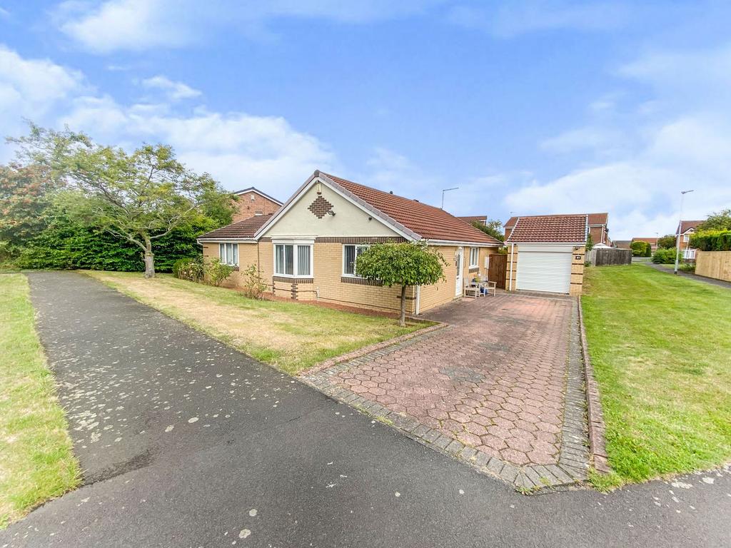 Carlby Way, Cramlington, Northumberland, NE23 3YU 4 bed bungalow for