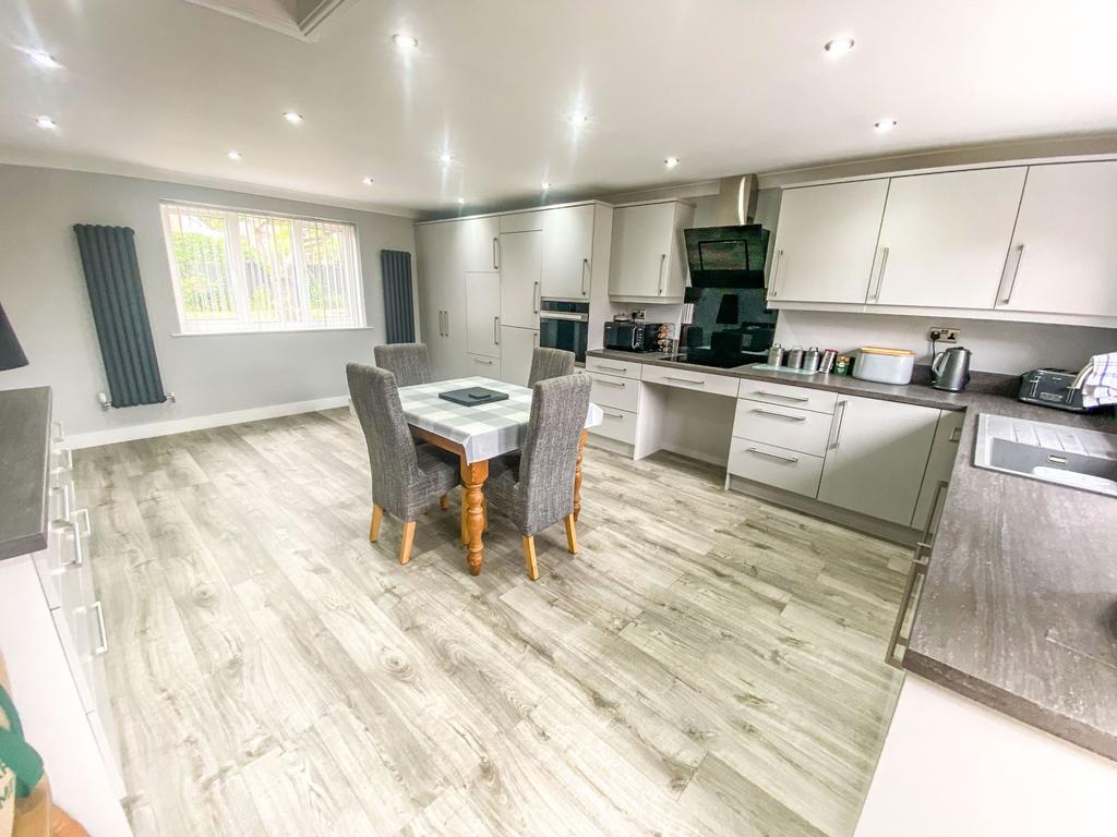Carlby Way, Cramlington, Northumberland, NE23 3YU 4 bed bungalow for