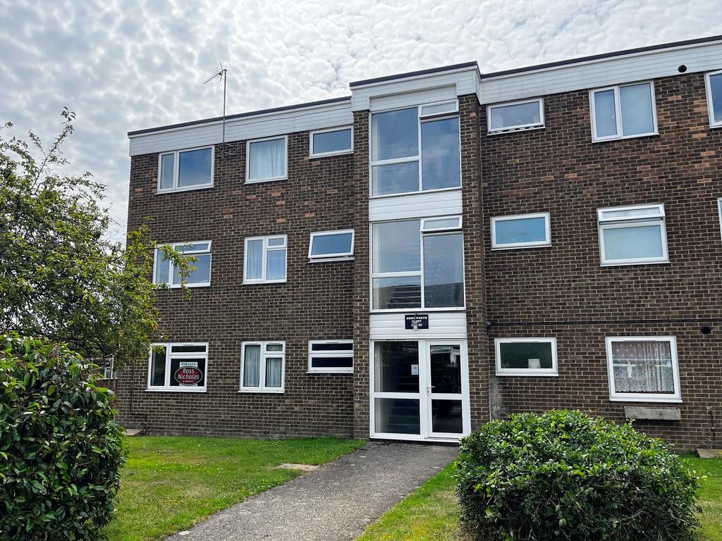 Kenilworth Court, Kenilworth Close, New Milton, Hampshire. BH25 6BN 2