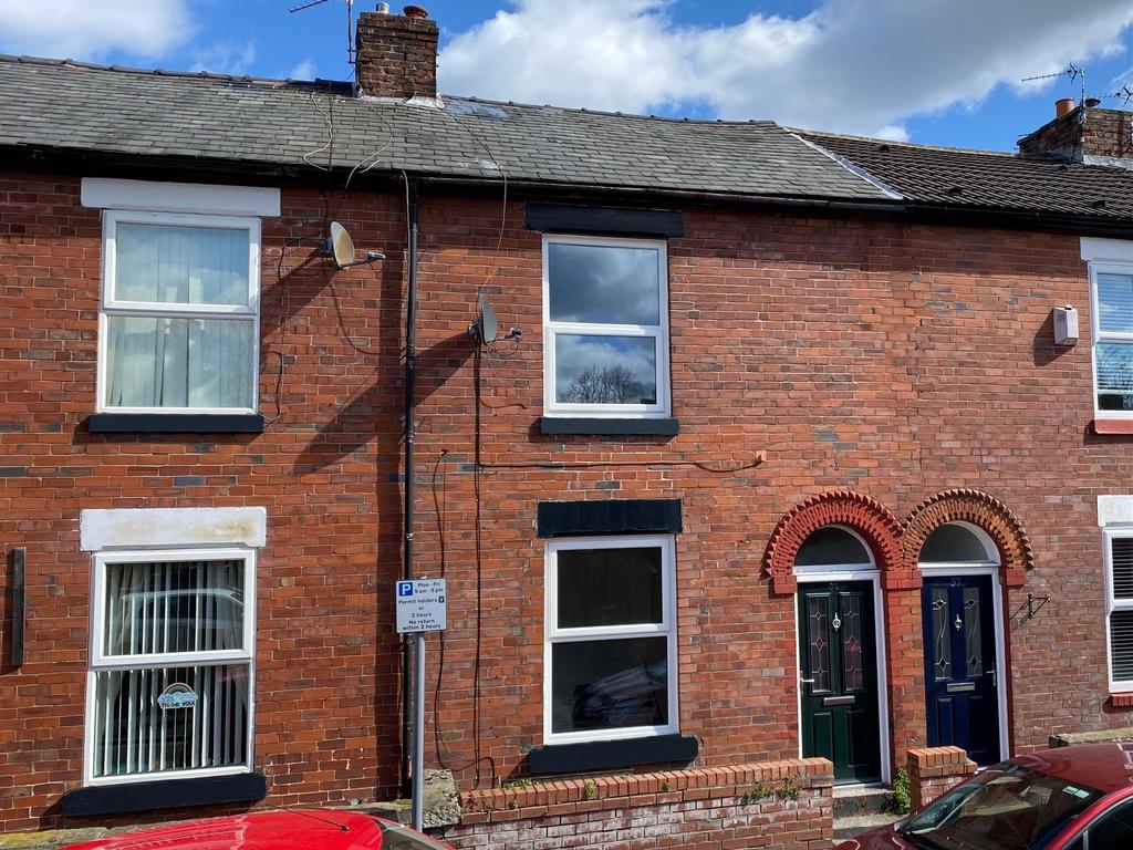 Roebuck Lane, Sale M33 2 bed terraced house £995 pcm (£230 pw)