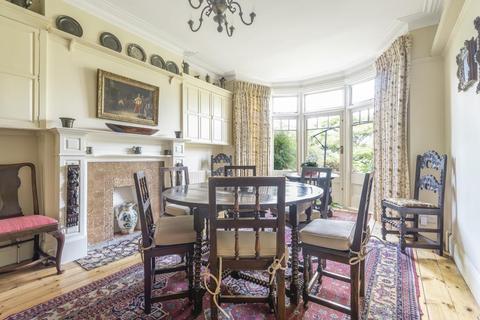 9 Manor View, London, N3 2ST