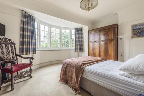 9 Manor View, London, N3 2ST