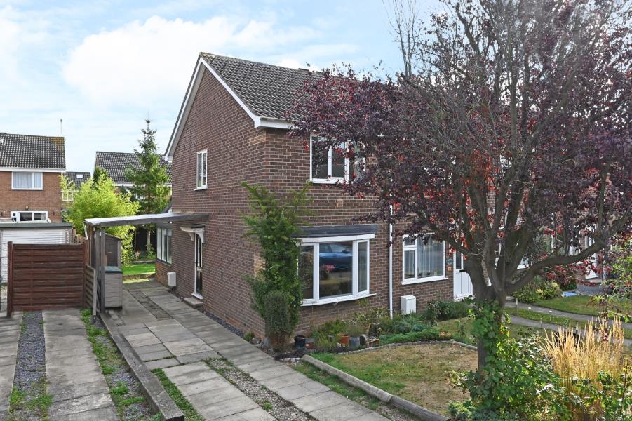 SAWYERS CRESCENT, COPMANTHORPE, YORK... 2 bed end of terrace house £