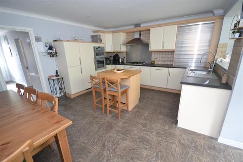 4 bedroom house for sale - Perry Hill, Chelmsford