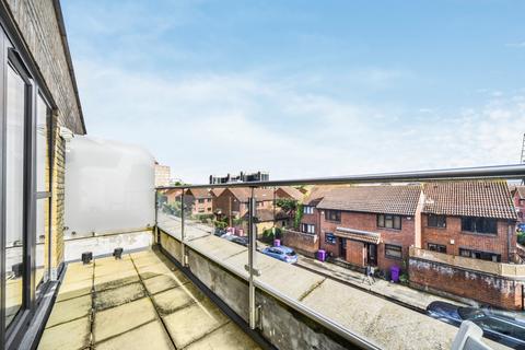 25a Tiller Road, London, E14 8PY