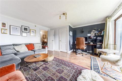 74 Cuthbert Gardens, London, SE25 6SS