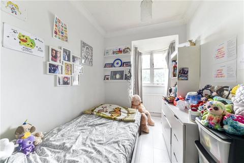 74 Cuthbert Gardens, London, SE25 6SS
