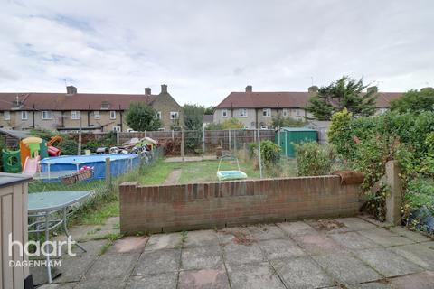 107 Rowdowns Road, Dagenham, RM9 6NH