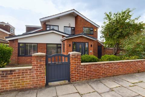 4 bedroom detached house for sale - Newstead Avenue, Blundellsands L23 6XJ