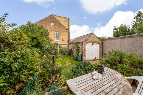 23 Malden Hill Gardens, New Malden, KT3 4HS