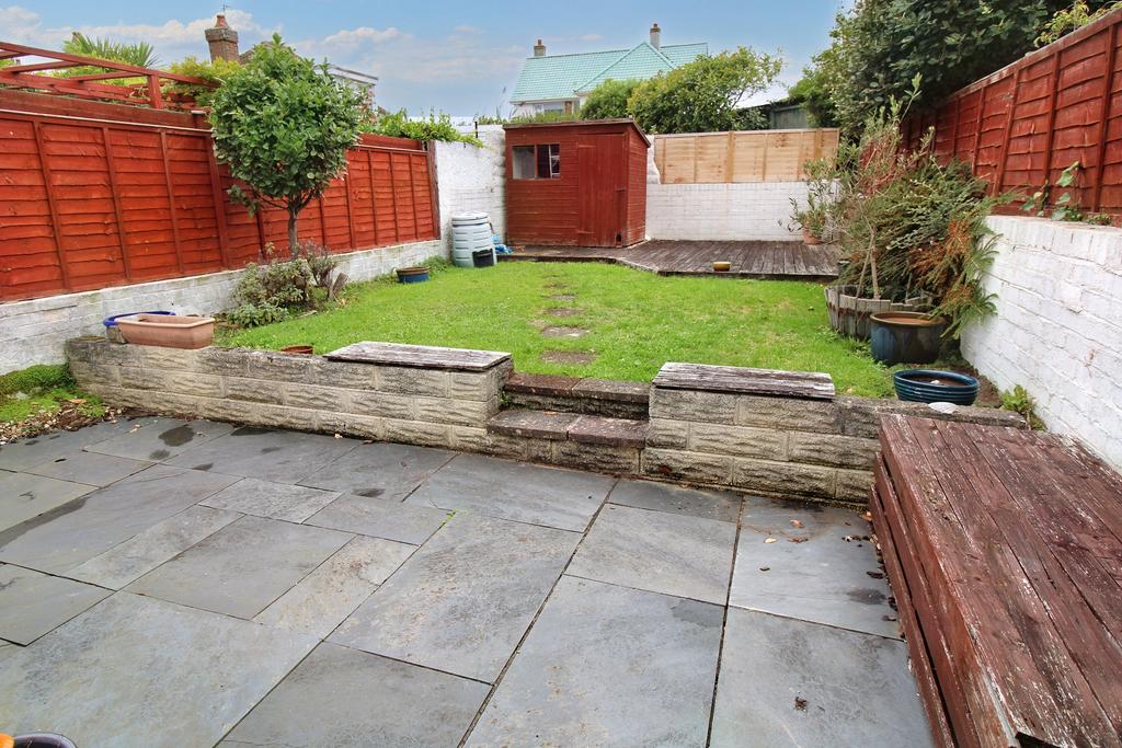 SEVERN ROAD, PORTHCAWL, CF36 3LW 4 bed semidetached house £370,000