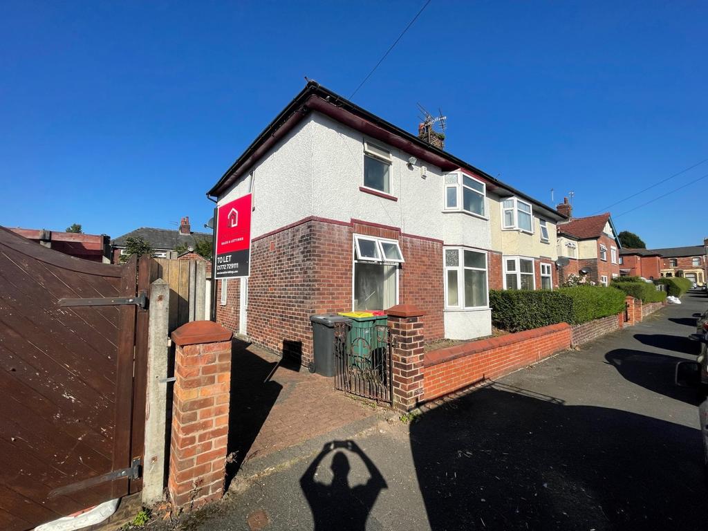 Lorraine Avenue, Fulwood, PR2 3 bed semidetached house £900 pcm (£208 pw)