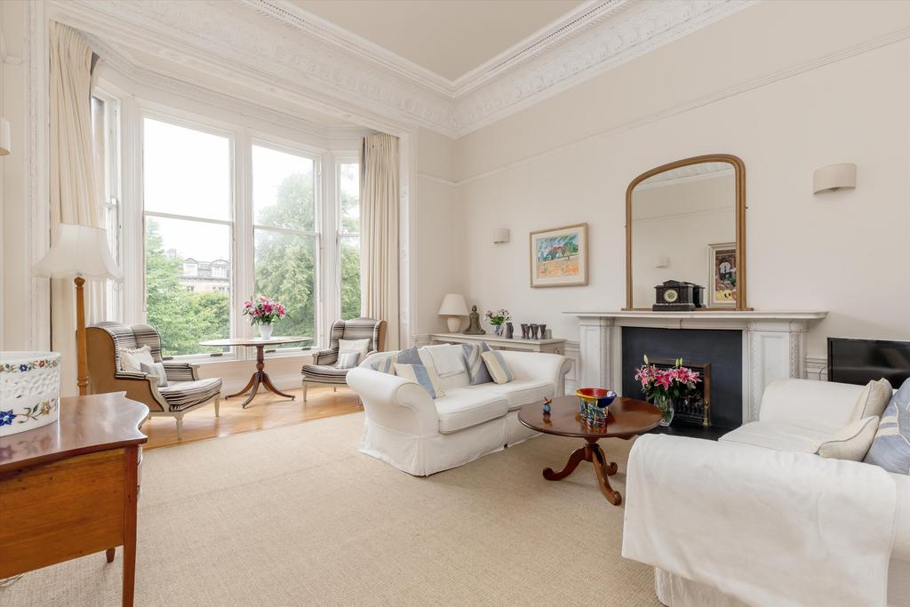 Buckingham Terrace, Edinburgh, EH4 2 bed flat £600,000
