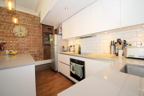 2 bedroom flat to rent, Haslemere Road, Winchmore Hill N21