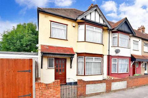 52 Farrance Road, Romford, RM6 6EJ
