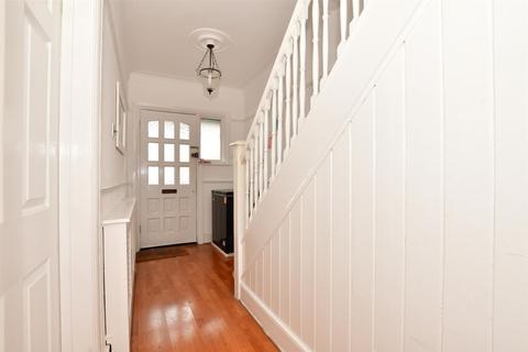 52 Farrance Road, Romford, RM6 6EJ