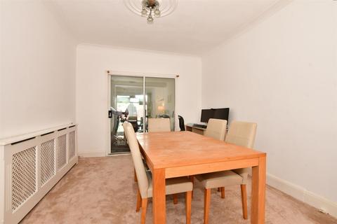 52 Farrance Road, Romford, RM6 6EJ