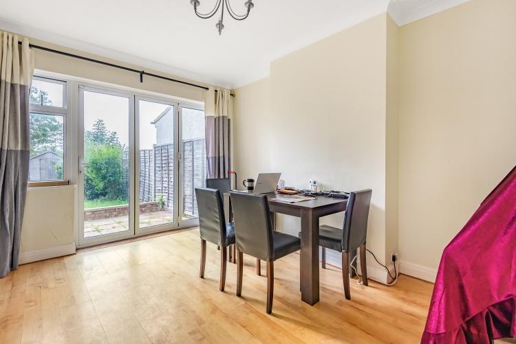 Latchmere Road, Kingston Upon Thames, KT2 3 bed house £2,500 pcm (£577 pw)