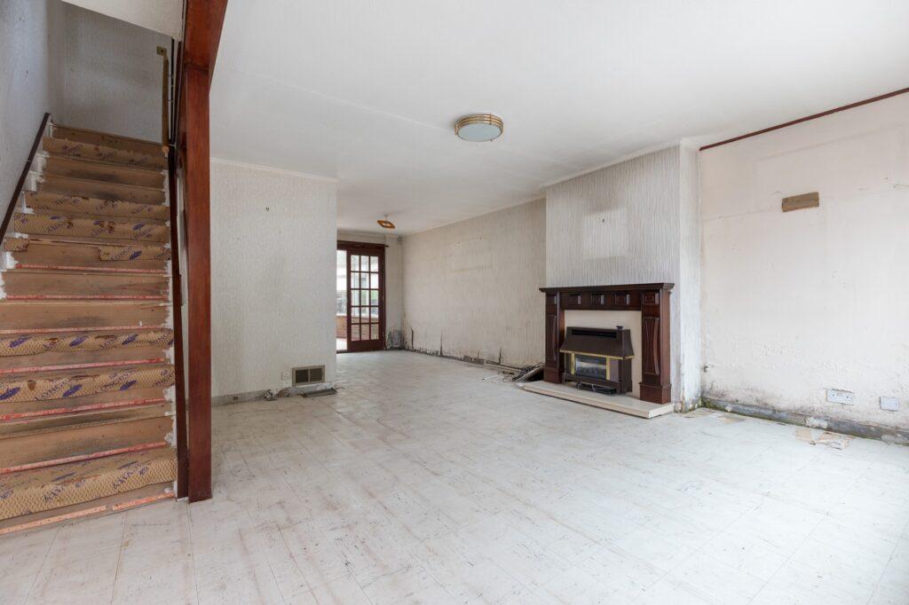 Kingston Avenue, Neilston 3 bed semidetached villa £135,000