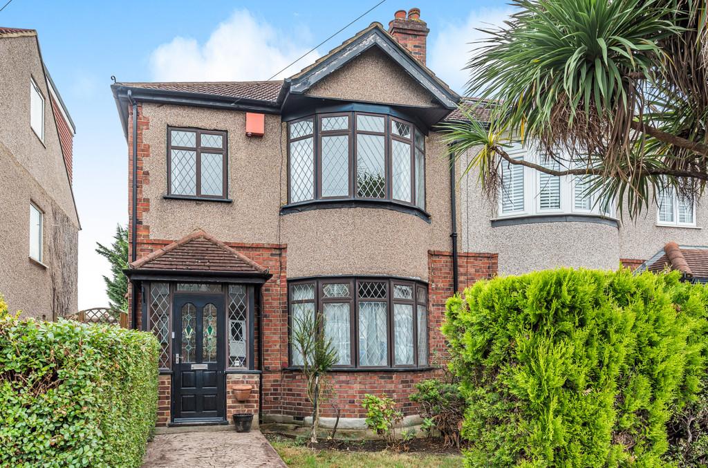 Felhampton Road, London, SE9 3 bed semidetached house £575,000