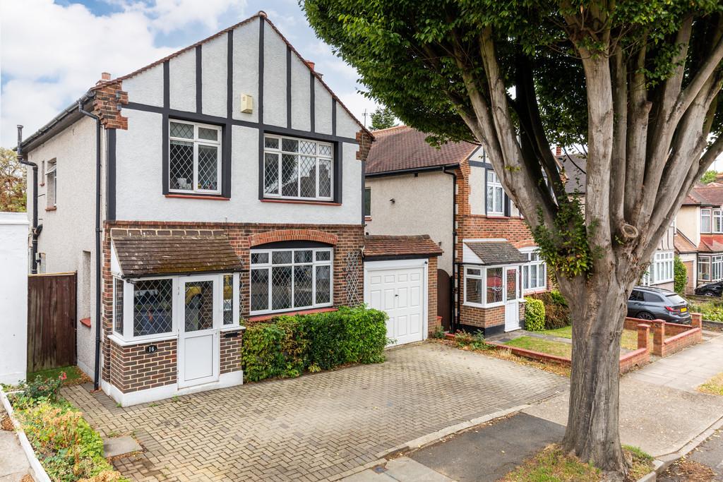 Crichton Avenue, Wallington 3 bed detached house £700,000