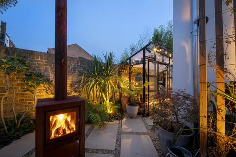 11 Tilson Close, London, SE5 7TZ