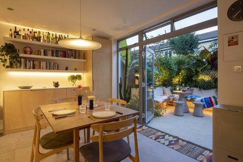 11 Tilson Close, London, SE5 7TZ