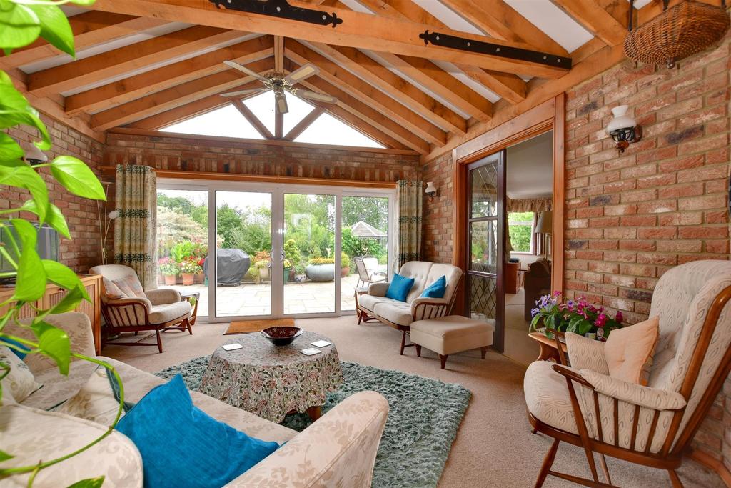 Headcorn Road, Sutton Valence... 5 bed detached bungalow £1,600,000