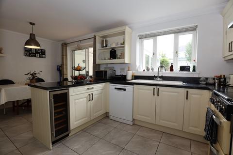8 Badgers Brook Close, Ystradowen, Cowbridge, CF71 7TY