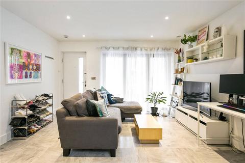 90a Whiston Road, London, E2 8BW