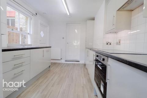 2 bedroom terraced house to rent, Howley Road, Croydon