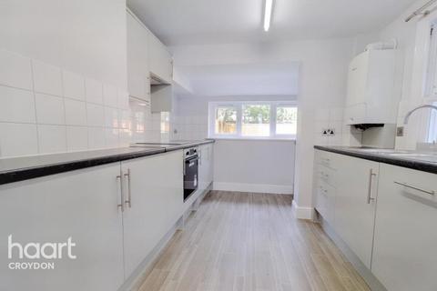 2 bedroom terraced house to rent, Howley Road, Croydon