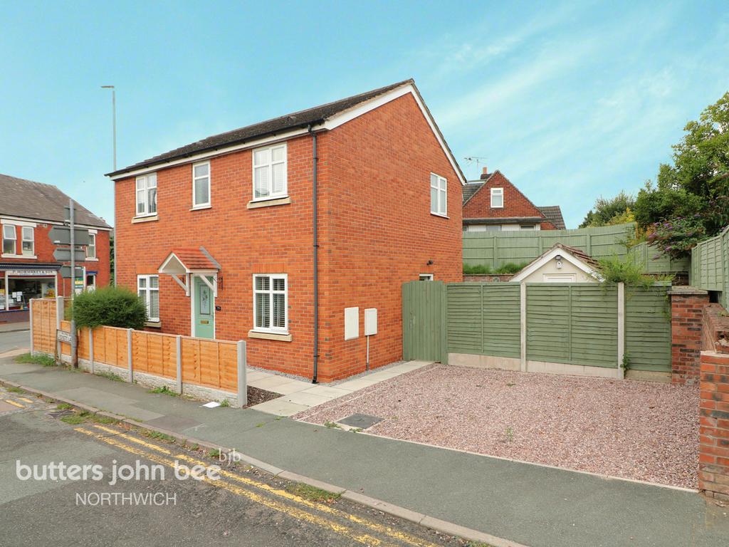 Runcorn Road, Northwich 3 bed detached house for sale £250,000