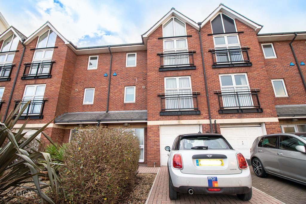 Adventurers Quay, Cardiff Bay 3 bed townhouse £1,500 pcm (£346 pw)