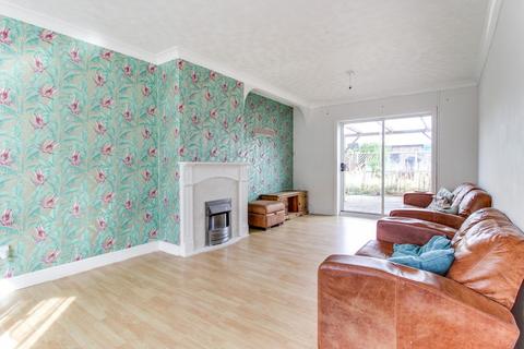 4 Beauchamp Close, Swindon, SN25 3DT