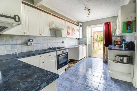 4 Beauchamp Close, Swindon, SN25 3DT