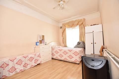 3 bedroom end of terrace house for sale - Oxford Road, Harrow, HA1 4JH