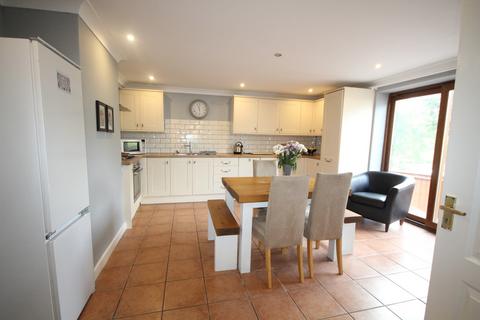 3 bedroom detached house for sale - Middle Road , Coedpoeth , Wrexham