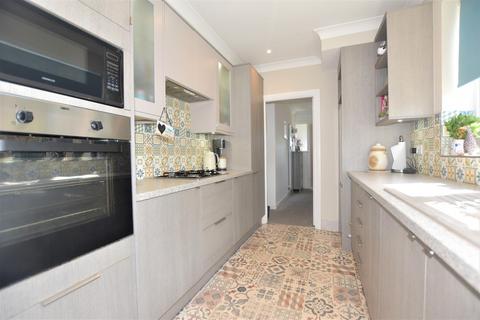 3 bedroom detached house for sale, Dumpton Park Drive, Ramsgate