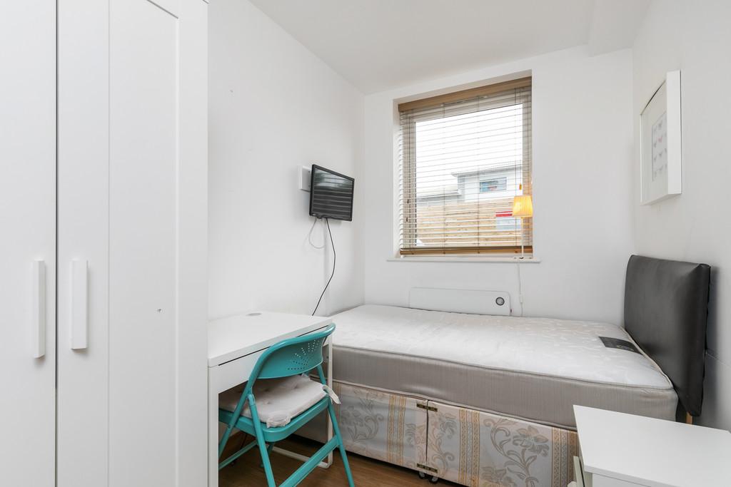 Balfour House, Winnall Close, Winchester 2 bed apartment £1,365 pcm