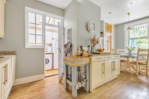 64 Bedford Avenue, Barnet, EN5 2ER