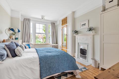 64 Bedford Avenue, Barnet, EN5 2ER