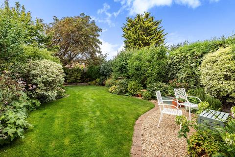 64 Bedford Avenue, Barnet, EN5 2ER